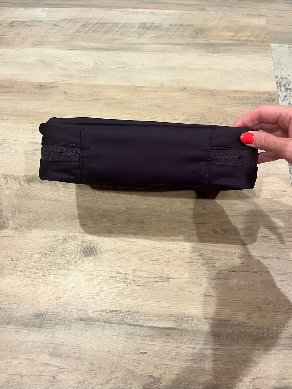 Tumi Eggplant color Nylon hanging travel toiletry Bag with Gold Zipper - Picture 4 of 15